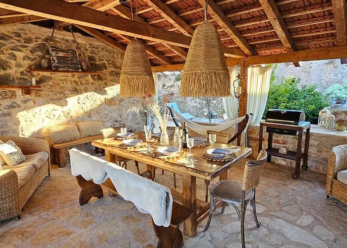 Hvar Stone With Pool Casa vacanze *