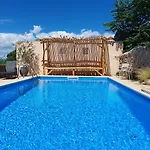 Hvar Stone With Pool Vrbanj