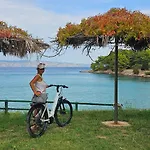 Hvar Stone With Pool Vrbanj