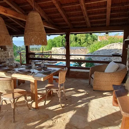 Vakantiehuis Hvar Stone With Pool Vrbanj
