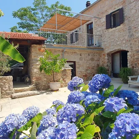 Hvar Stone With Pool Vrbanj