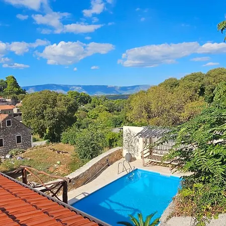 Feriehus Hvar Stone With Pool *