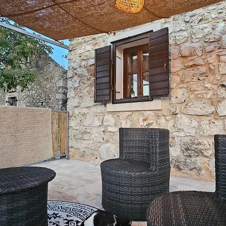 別荘 Hvar Stone With Pool Vrbanj